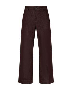 Conny Burgundy